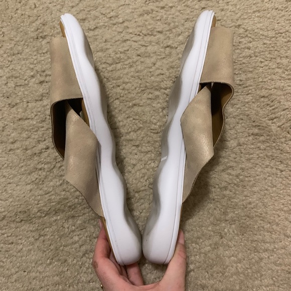 Lucky Brand slide on sandals - Picture 3 of 5